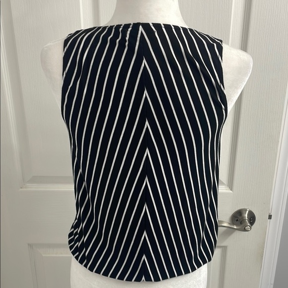 Max Studio Black and White Chevron Tank Top - Picture 6 of 12